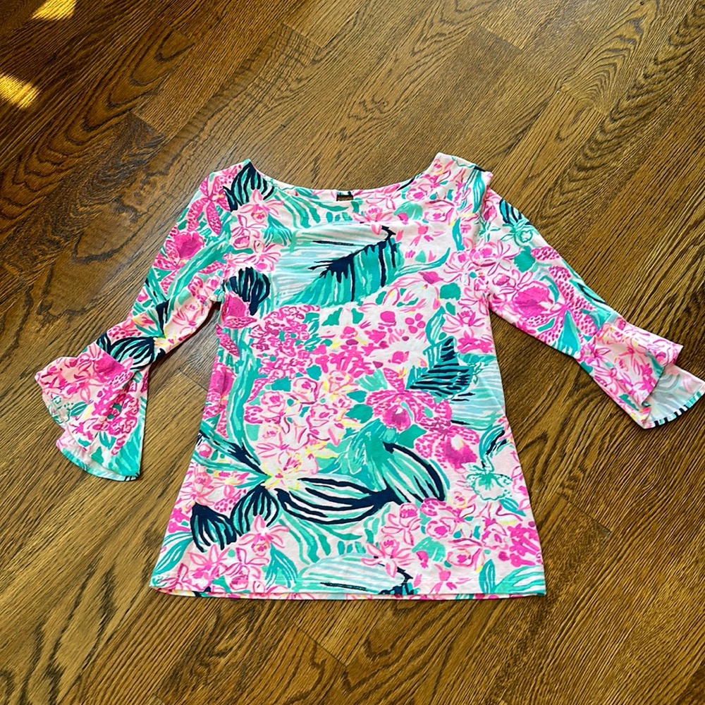 Lilly Pulitzer top. Perfect condition worn once.